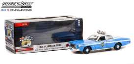 Plymouth  - Fury 1975 white/blue - 1:24 - GreenLight - 85542 - gl85542 | Toms Modelautos