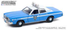 Plymouth  - Fury 1975 white/blue - 1:24 - GreenLight - 85542 - gl85542 | Toms Modelautos