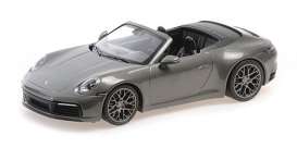 Porsche  - 911 Carrera 4S Cabriolet 2019 grey-green metallic - 1:18 - Minichamps - 155067337 - mc155067337 | Toms Modelautos