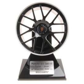 Porsche  - 2019 black/silver - 1:5 - Minichamps - 500601998 - mc500601998 | Toms Modelautos
