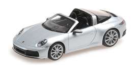 Porsche  - 911 (992) Targa 2020 silver - 1:43 - Minichamps - 410069560 - mc410069560 | Toms Modelautos