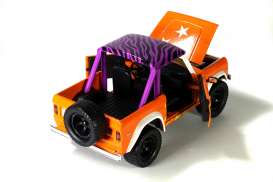 Ford  - Bronco *Macho Man* 1973 orange/purple/white - 1:24 - Jada Toys - 32046 - jada32046 | Toms Modelautos