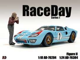 Figures  - Race Day Figure II 2021  - 1:18 - American Diorama - 76284 - AD76284 | Toms Modelautos