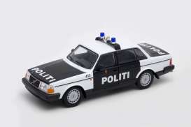 Volvo  - 240 GL *Norway Police* 1986 black/white - 1:24 - Welly - 24102RS-W - welly24102NW-W | Toms Modelautos