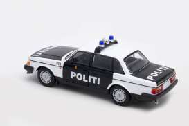 Volvo  - 240 GL *Norway Police* 1986 black/white - 1:24 - Welly - 24102RS-W - welly24102NW-W | Toms Modelautos