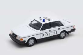 Volvo - 240 GL *Denmark Police* 1986 white/black - 1:24 - Welly - 24102DK-W - welly24102DK-W | Toms Modelautos Volvo - 240 GL *Denmark Police* 1986 white/black - 1:24 - Welly - 24102DK-W - welly24102DK-W | Toms Modelautos