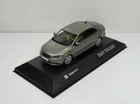 Seat  - Toledo IV silver-grey - 1:43 - Seat Auto Emocion - 15 - seat15 | Toms Modelautos