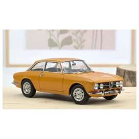 Alfa Romeo  - 1970 yellow - 1:18 - Norev - 187910 - nor187910 | Toms Modelautos