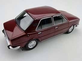 Skoda  - 120LS 1979 red - 1:18 - Triple9 Collection - 1800275 - T9-1800275 | Toms Modelautos