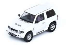 Mitsubishi  - Pajero white - 1:64 - Inno Models - in640-EVOP-PH - in640EVOPPH | Toms Modelautos