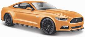 Ford  - Mustang 2015 orange - 1:24 - Maisto - 31508O - mai31508O | Toms Modelautos