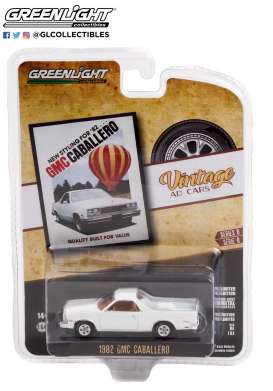 GMC  - Caballero 1982 white - 1:64 - GreenLight - 39090F - gl39090F | Toms Modelautos