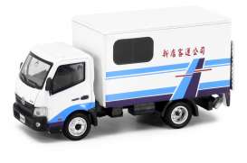 Hino - 300 white/blue - 1:76 - Tiny Toys - ATCTW64018 - tinyATCTW64018 | Toms Modelautos Hino - 300 white/blue - 1:76 - Tiny Toys - ATCTW64018 - tinyATCTW64018 | Toms Modelautos