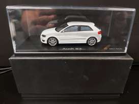 Audi  - S3 ibiswhite - 1:43 - Look Smart - 5010613013 - LS5010613013 | Toms Modelautos
