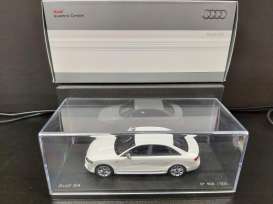Audi  - S4 ibiswhite - 1:43 - Look Smart - 5010814113 - LS5010814113 | Toms Modelautos