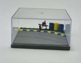 diorama  - Racing yellow/blue/grey - 1:43 - Magazine Models - DIO181399 - MagDIO181399 | Toms Modelautos