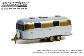 Airstream  - 1972 chrome/gold - 1:64 - GreenLight - 34120C - gl34120C | Toms Modelautos