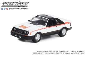 Ford  - Mustang Cobra 1981 white/black - 1:64 - GreenLight - 13320D - gl13320D | Toms Modelautos