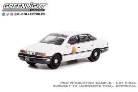 Ford - Taurus 1990 white - 1:64 - GreenLight - 42990A - gl42990A | Toms Modelautos Ford - Taurus 1990 white - 1:64 - GreenLight - 42990A - gl42990A | Toms Modelautos
