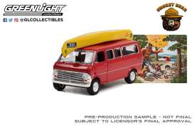 Ford  - Club Wagon 1969 red - 1:64 - GreenLight - 38020D - gl38020D | Toms Modelautos