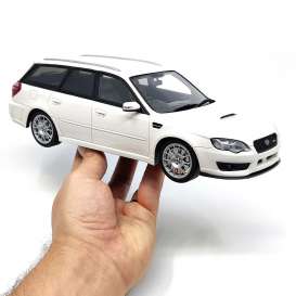 Subaru  - Legacy white - 1:18 - DNA - DNA000110 - DNA000110 | Toms Modelautos