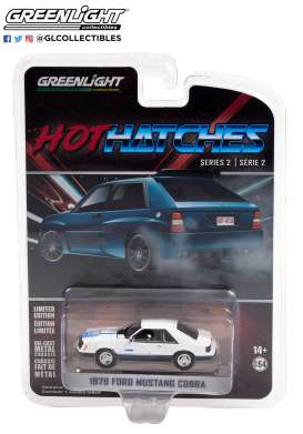 Ford  - Mustang 1979 white/blue - 1:64 - GreenLight - 63020C - gl63020C | Toms Modelautos