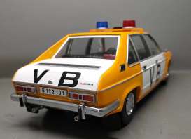 Tatra  - 613 Police 1979 orange/white - 1:18 - Triple9 Collection - 1800294 - T9-1800294 | Toms Modelautos