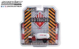 Chevrolet - C-65 1985 red/white - 1:64 - GreenLight - 45160A - gl45160A | Toms Modelautos Chevrolet - C-65 1985 red/white - 1:64 - GreenLight - 45160A - gl45160A | Toms Modelautos