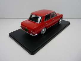 Datsun  - red - 1:24 - Magazine Models - mag24datsun | Toms Modelautos