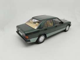 Mercedes Benz  - 190E 2.3 Sportline W201 1993 green - 1:18 - Triple9 Collection - 1800311 - T9-1800311 | Toms Modelautos