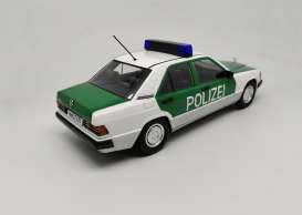 Mercedes Benz  - 190 W201 1993 white/green - 1:18 - Triple9 Collection - 1800314 - T9-1800314 | Toms Modelautos