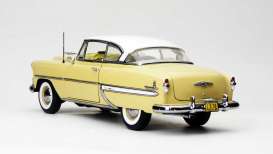 Chevrolet  - Bel Air Hard Top Coupe 1953 yellowwhite - 1:18 - SunStar - 1608 - sun1608 | Toms Modelautos
