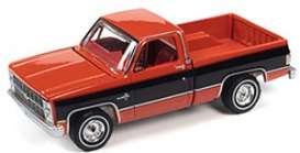 Chevrolet  - Silverado 1984 red/orange/black - 1:64 - Auto World - SP081B - AWSP081B | Toms Modelautos