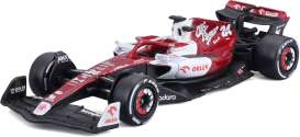 Alfa Romeo  - C42 2022 red/white - 1:43 - Bburago - 38067Z - bura38067Z | Toms Modelautos
