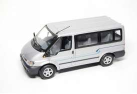 Ford  - Transit 2001 silver - 1:43 - Minichamps - mcTransitS | Toms Modelautos