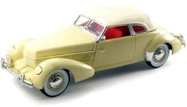Cord  - 1936 yellow - 1:18 - Signature Models - 18108 - sig18108y | Toms Modelautos