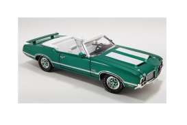 Oldsmobile  - 442 W-30 1972 green - 1:18 - Acme Diecast - A1805625 - acme1805625 | Toms Modelautos