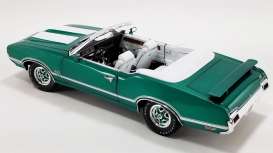 Oldsmobile  - 442 W-30 1972 green - 1:18 - Acme Diecast - A1805625 - acme1805625 | Toms Modelautos