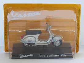 Vespa  - 125 ET3 (Japan) 1976 grey/blue - 1:18 - Magazine Models - X26ALA0059 - MagVes0059 | Toms Modelautos