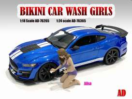 Figures  - Bikini Car Wash Girl *Alisa* 2021  - 1:18 - American Diorama - 76265 - AD76265 | Toms Modelautos