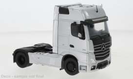 Mercedes Benz  - Actros MP4 silver - 1:43 - IXO Models - TR124 - ixTR124 | Toms Modelautos