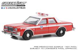 Plymouth  - Gran Fury 1985  - 1:64 - GreenLight - 67050c - gl67050C | Toms Modelautos
