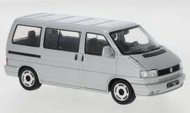 Volkswagen - T4 Caravelle 1990 silver - 1:43 - IXO Models - CLC429N - ixCLC429N | Toms Modelautos Volkswagen - T4 Caravelle 1990 silver - 1:43 - IXO Models - CLC429N - ixCLC429N | Toms Modelautos