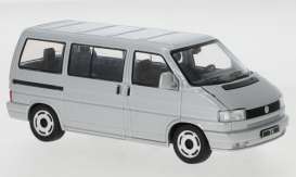 Volkswagen  - T4 Caravelle 1990 silver - 1:43 - IXO Models - CLC429N - ixCLC429N | Toms Modelautos