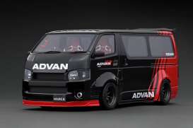 Toyota  - Hiace black/red - 1:18 - Ignition - IG2805 - IG2805 | Toms Modelautos