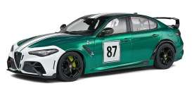 Alfa Romeo  - Giulia 2021 green - 1:18 - Solido - 1806902 - soli1806902 | Toms Modelautos