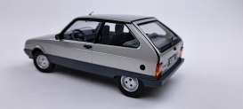 Citroen  - Axel 1990 silver-grey - 1:18 - Triple9 Collection - 1800335 - T9-1800335 | Toms Modelautos