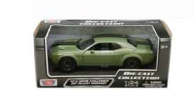 Dodge  - Challenger SRT 2018 green - 1:24 - Motor Max - 79350 - mmax79350gn | Toms Modelautos