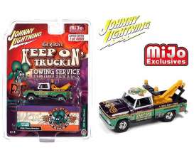 Chevrolet  - Wrecker *Ed Roth* 1966 black/green/white - 1:64 - Johnny Lightning - cp7385 - jlcp7385 | Toms Modelautos