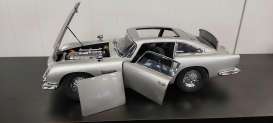 Aston Martin  - DB5 *Goldfinger* silver - 1:8 - Magazine Models - 8DB5 - mag8DB5 | Toms Modelautos